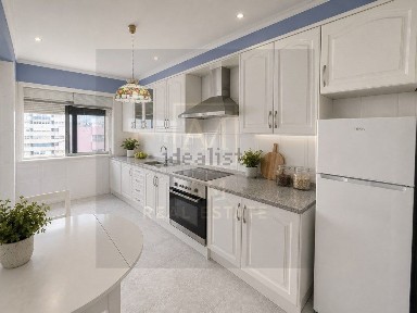 Apartamento T3 à venda na Avenida Dom Nuno Álvares Pereira