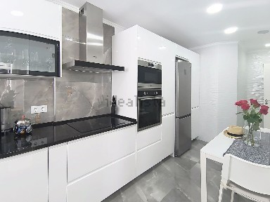 Apartamento T3 à venda na Praça Capitães de Abril