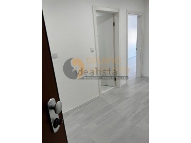 Apartamento T3 à venda em Almada