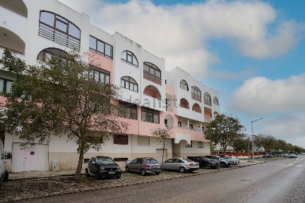 Apartamento T2 à venda na Rua Manuel Agro Ferreira, 62