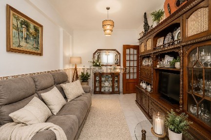 Apartamento T2 à venda na Rua Central da Azeda, 90
