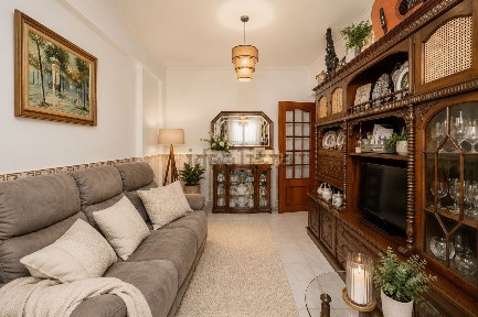 Apartamento T2 à venda na Rua Central da Azeda, 90