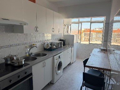 Apartamento T2 à venda na Rua Ilha das Flores