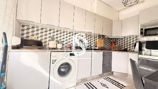 Apartamento T3 à venda na Rua Doutor Egas Moniz, 23