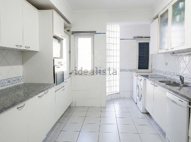 Apartamento T2 à venda na Pct. João Vaz Corte Real