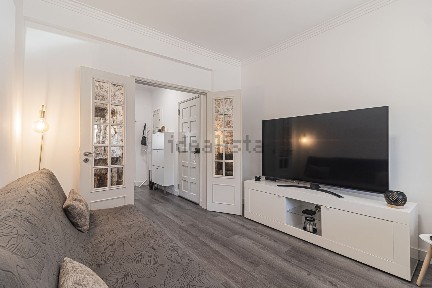 Apartamento T2 à venda na Rua Joly Braga Santos, 7