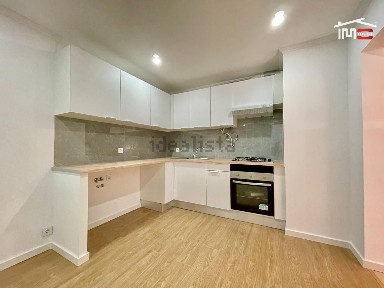 Apartamento T1 à venda na Rua 10