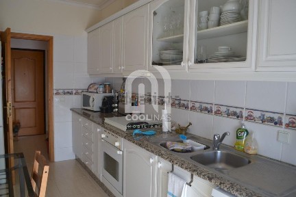 Apartamento T1 à venda na Rua Vale de Flores, 16