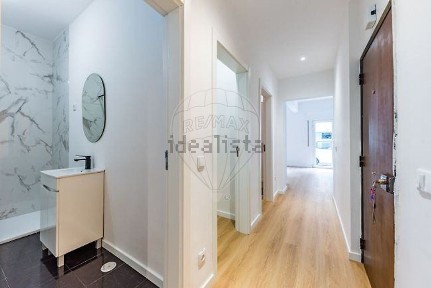 Apartamento T2 à venda na Rua do Alecrim