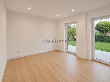 Apartamento T2 à venda na Rua Afonso Galo, 36