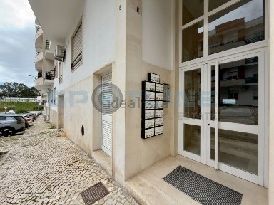 Apartamento T2 à venda na Rua César de Oliveira, 8