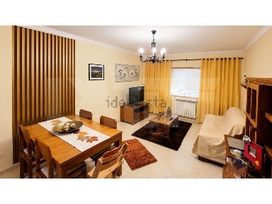 Apartamento T2 à venda na R. Terras da Eira
