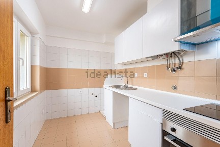 Apartamento T0 à venda na Rua dos Três Vales, 79