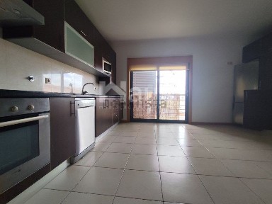 Apartamento T3 à venda na Avenida Natália Correia
