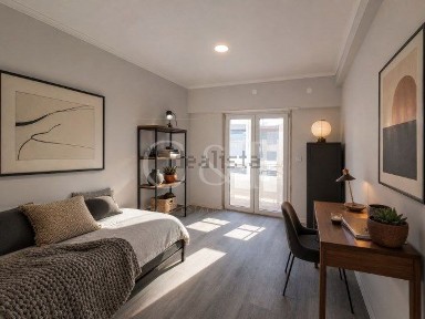 Apartamento T4 à venda na Rua Infante Dom Augusto
