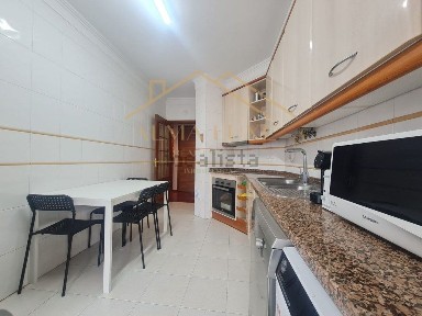Apartamento T3 à venda na Praceta dos Corticeiros, 4 a