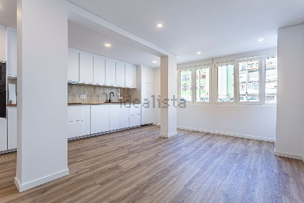 Apartamento T2 à venda na Rua Fernando Santos, 17