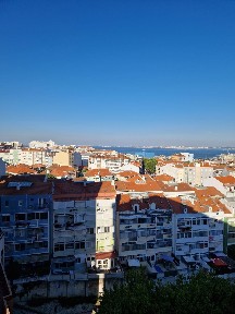 Apartamento T6 à venda na Avenida Dom Nuno Álvares Pereira