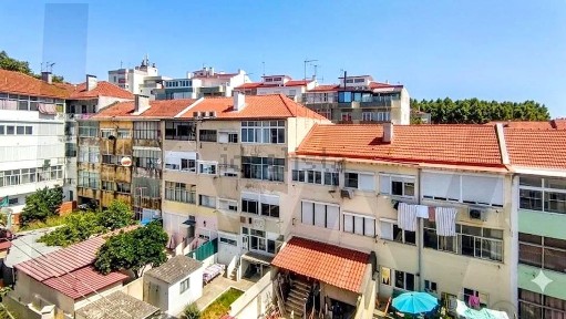 Apartamento T2 à venda na Rua Rosas do Pombal