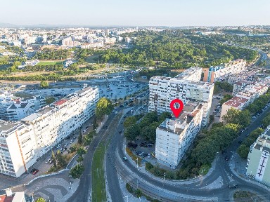 Apartamento T1 à venda na Praça Capitães de Abril, 4