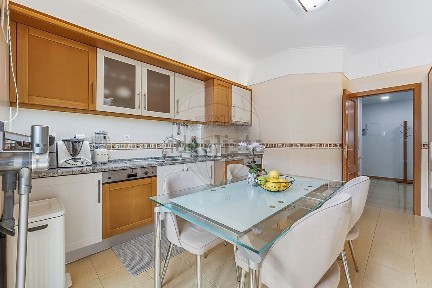 Apartamento T2 à venda na Rua Ermelinda Belo