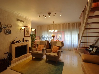Apartamento T3 à venda na Rua Aquilino Ribeiro