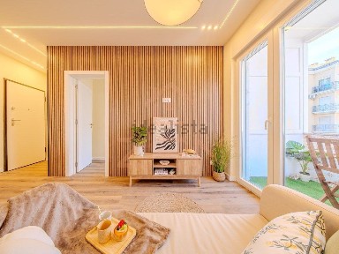 Apartamento T1 à venda na Rua Alberto Costa Pereira