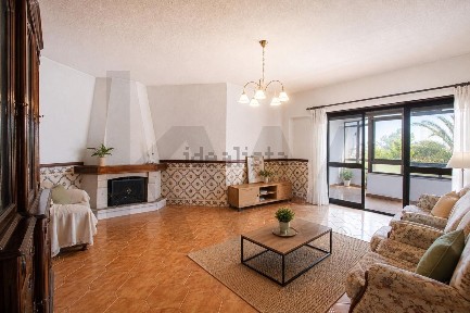 Apartamento T3 à venda na Rua José Dias Coelho, 4