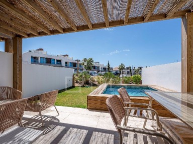Apartamento T2 à venda na Rua Maria Antónia