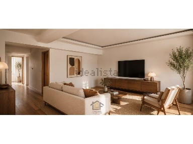 Apartamento T3 à venda na Rua António Sardinha
