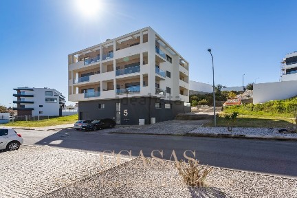 Apartamento T3 à venda na Rua dos Pessegueiros s/n