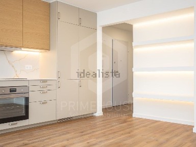 Apartamento T2 à venda na Rua General Humberto Delgado, 4
