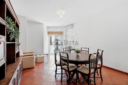 Apartamento T3 à venda na Rua de Badajoz