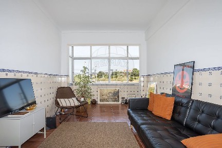 Apartamento T3 à venda na Praceta Meia Laranja