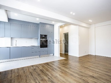 Apartamento T2 à venda na Avenida de Angola