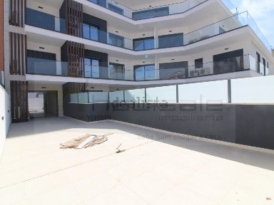 Apartamento T3 à venda na Rua Alberto Costa Pereira