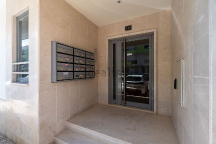 Apartamento T3 à venda na Rua Aquilino Ribeiro, 42