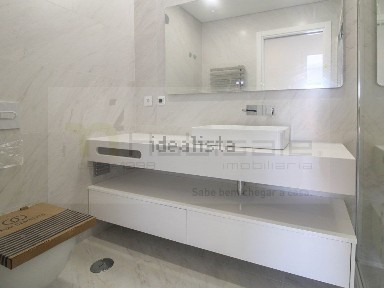 Apartamento T2 à venda na Rua Alberto Costa Pereira