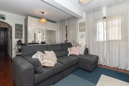 Apartamento T2 à venda na Rua Raúl Brandão, 7