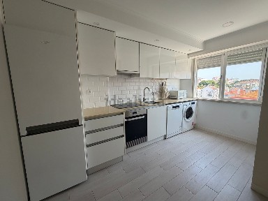 Apartamento T2 à venda na Rua Sá de Miranda, 6
