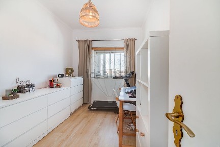 Apartamento T2 à venda na Rua Cidade de Luanda