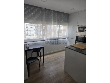 Apartamento T2 à venda na Rua António Sérgio
