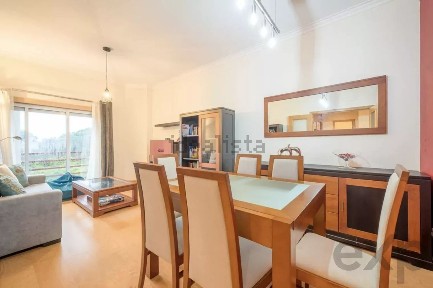 Apartamento T1 à venda na Rua Helena Félix