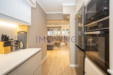 Apartamento T3 à venda na Praça Liberdade