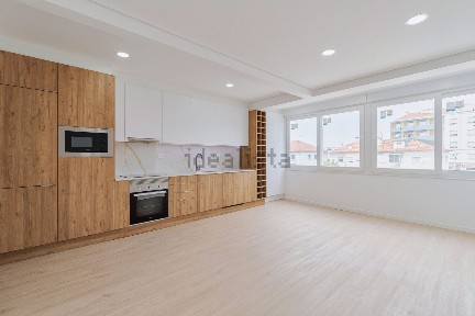Apartamento T2 à venda na Rua Borges do Rego
