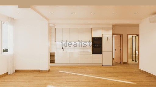 Apartamento T4 à venda na Rua de Angola