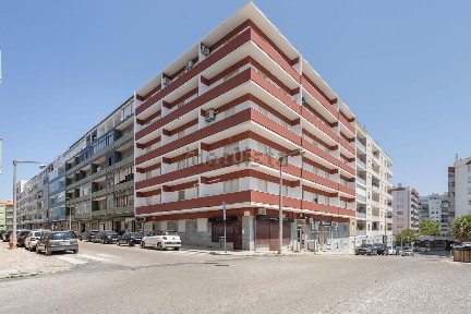 Apartamento T5 à venda no Bairro do Liceu - Vanicelos