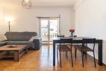 Apartamento T2 à venda na Rua António Sardinha
