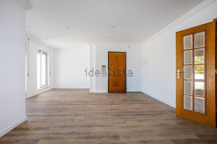 Apartamento T2 à venda na Rua Hermínia Silva, 3