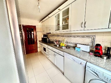 Apartamento T2 à venda na Rua Bento Rodrigues